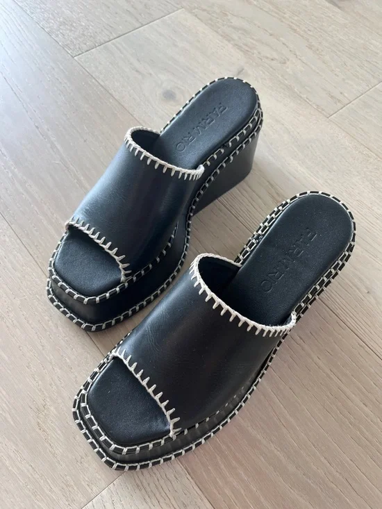 Farm Rio Black Wedge Mule Sandal - Picture 1 of 7